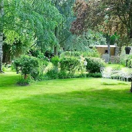 Maison De Maitre Avec Piscine Sur La Loire